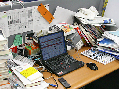 「書類 あふれている　オフィス」の画像検索結果