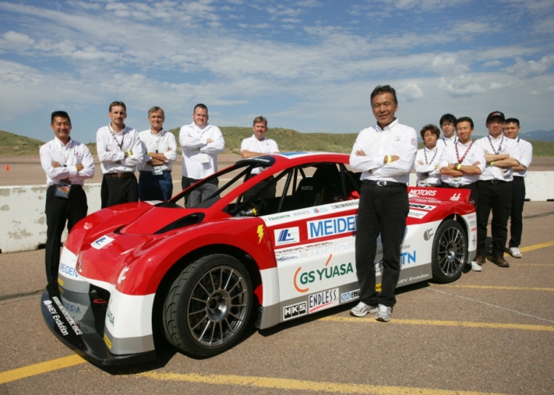 ̎ʐ^́ApCNXs[ÑGNgbNNXŗDAuShow Aikawa World Rally Teamv́uTMG EV P002vBE̎ʐ^́AOHԂEV[XJ[ui-MiEV EvolutionvƑIAX^btBiNbNŊgj oTFA[PCAOH