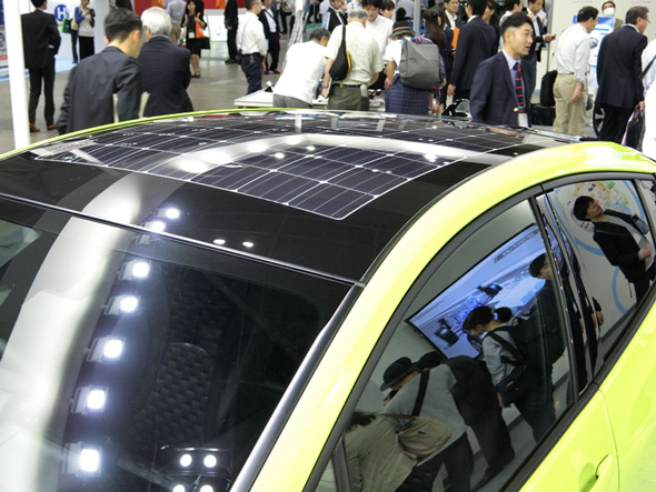 走行に必要なエネルギーを太陽光発電でまかなえる世界初のシステムを搭載する