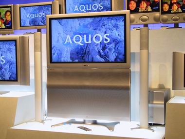 News：シャープ、高精細37V型など液晶TV「AQUOS」7機種を発表