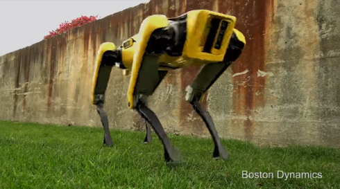 Boston Dynamics、家庭用ロボット「SpotMini」の新モデル動画  