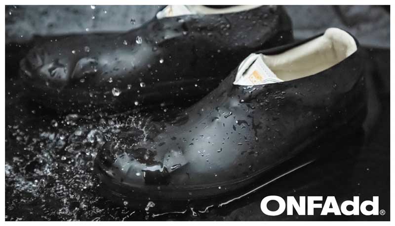 靴の上からはく靴下　お気に入りの靴を雨から守る「Rain Socks」がナイスな発想