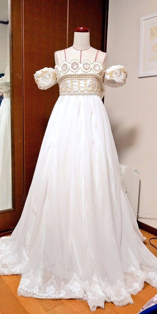 「セーラームーン」プリンセスセレニティのドレスを友人の結婚式に自作 完成度の高さと友情に感動 - ねとらぼ