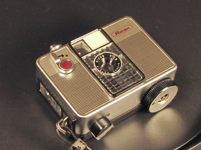 完成されたフルオートマシン、「RICOH Auto Half S」
