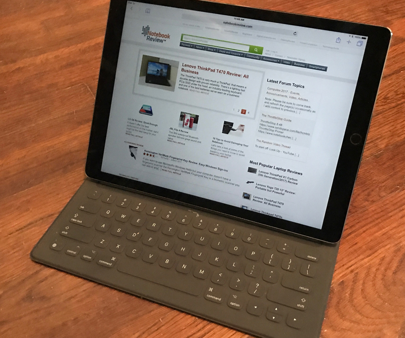 iPad Pro with Smart KeyboardsNbNŊgt
