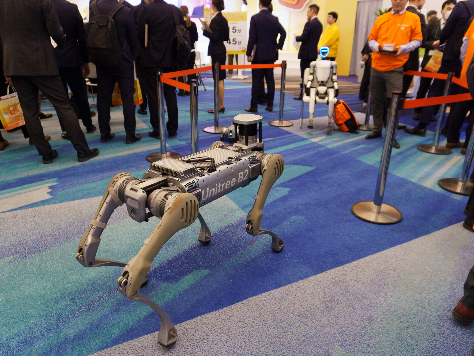 動画広告を流せる清掃・警備ロボット」も “導入・運用をラクに”の工夫