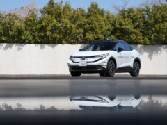 Uber�Ɠ��Y�A���{�Ń��{�^�N�V�[�W�J�ց@2026�N�㔼���猟��