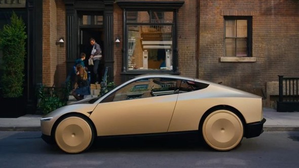 Tesla�̃��{�^�N�V�[�B�X�e�A�����O�Ȃǂ̑���n���u����ؕt���Ă��Ȃ��B�����AX��ł́A�X�e�A�����O�t���ԗ����h���C�o�[�����삵�ăh���C�u���Ă��铮�悪���z���Ă���