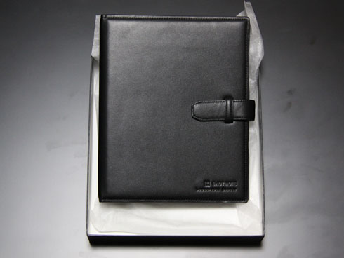Shot Noteブランドの本革製ルーズリーフバインダー 価格は強気の2万