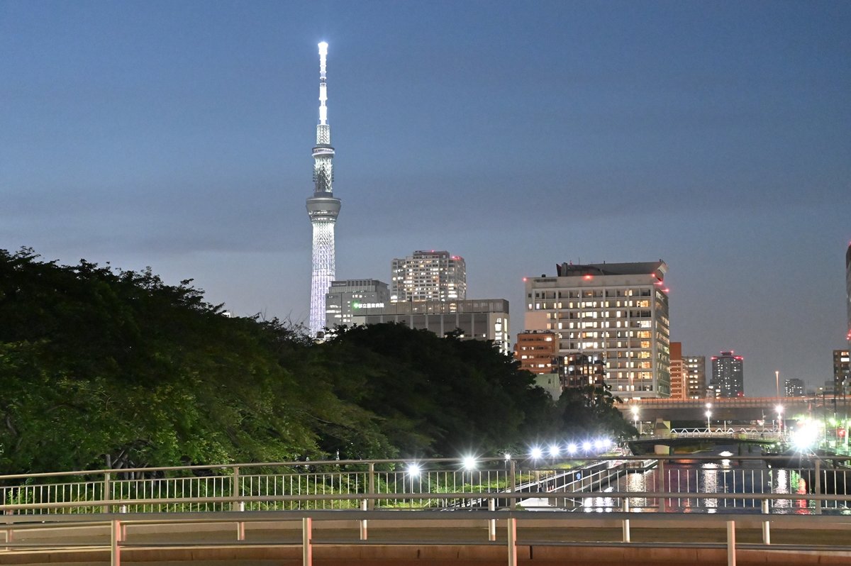 東京スカイツリー のライトアップにパナソニックls社のled投光器が採用 地上497mへ見に行った Led照明 1 3 ページ Built