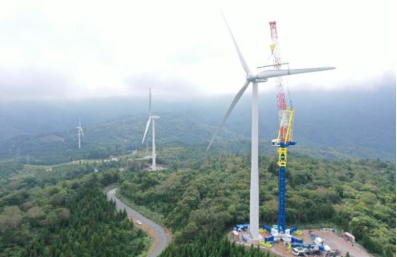 風力発電所の施工に風車用タワークレーンを適用 鹿島 導入事例 Built