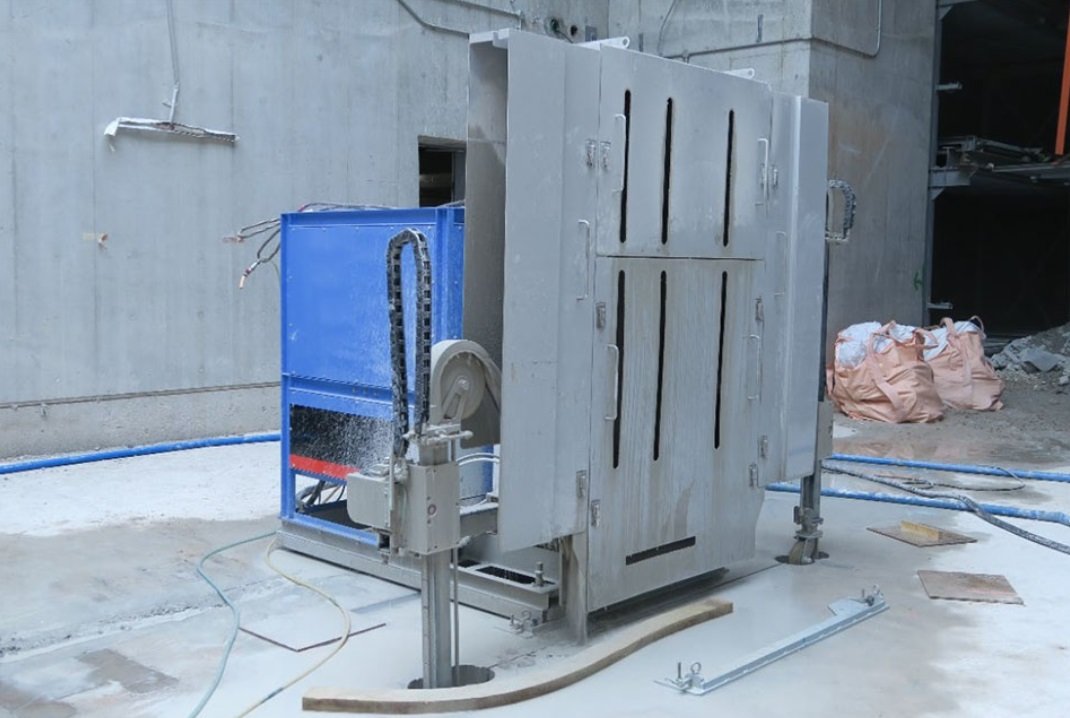 フリートウッドの解体材全部ー再展示 清水建設が振動を感じさせない基礎躯体解体工法を開発、騒音は交通騒音