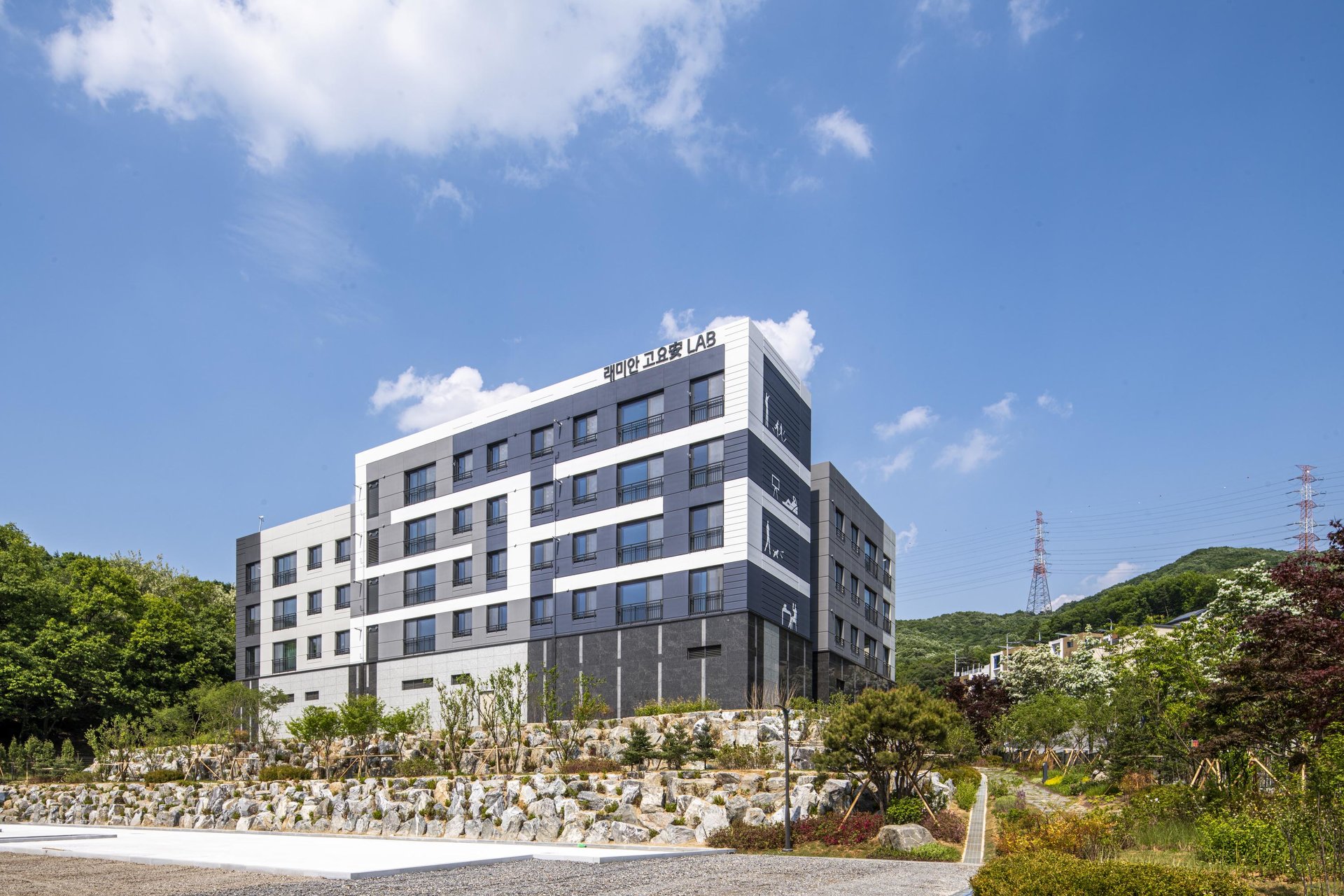 韓国で社会問題化しているマンションの 床間騒音 サムスンが最新研究施設を開設 新工法 Built