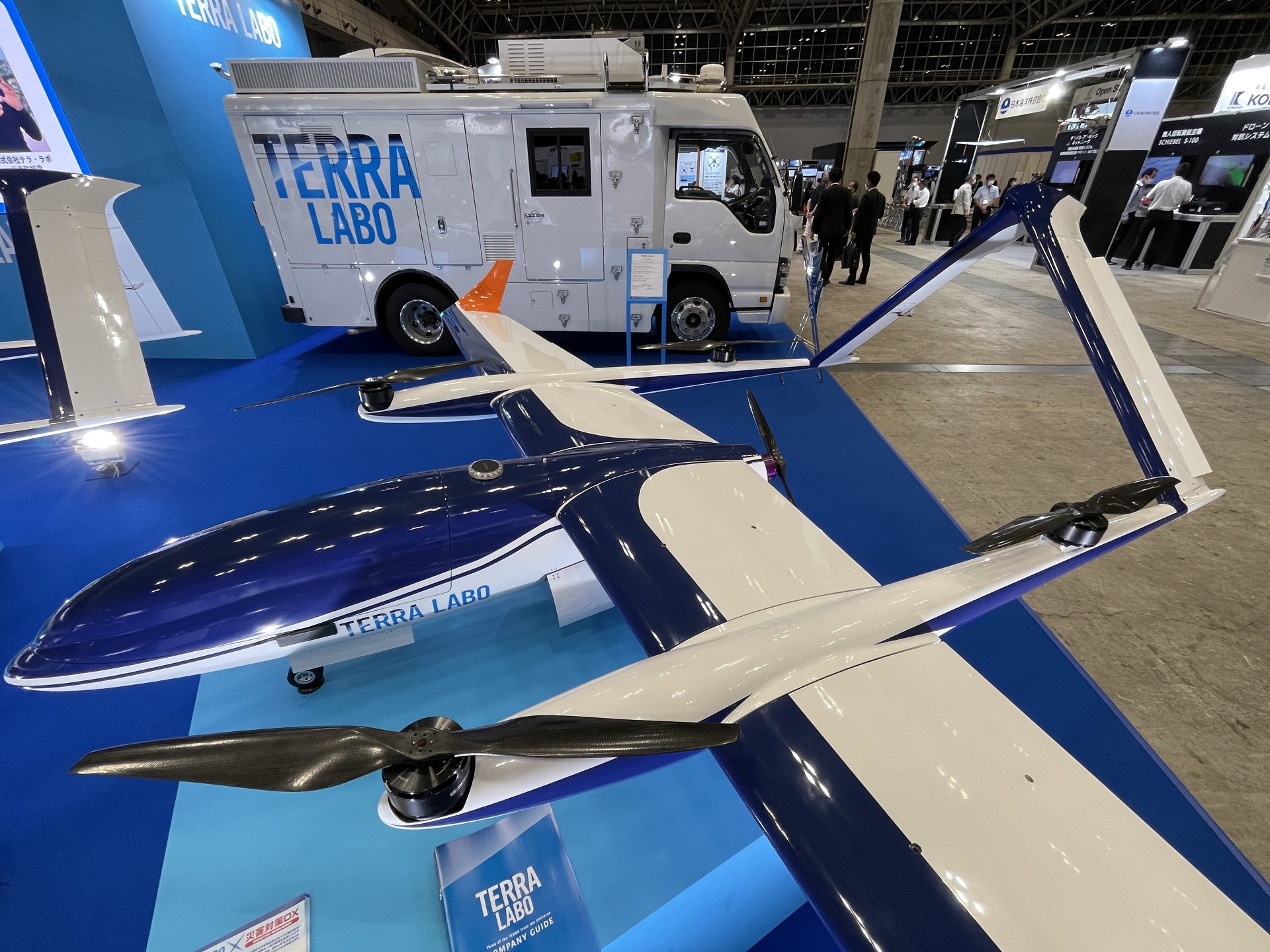 TERRA Dolphin 4300 MPPV[ÝgeVTOL modelhB㉺Ƀvx𑕔AiVTOLj\BHsvŉ^płB͂ɂ́AfRdrgp