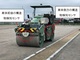 建機自動化：熟練オペレーターに代わる「自動運転ローラ」を鹿島道路が開発、現場適用を立証