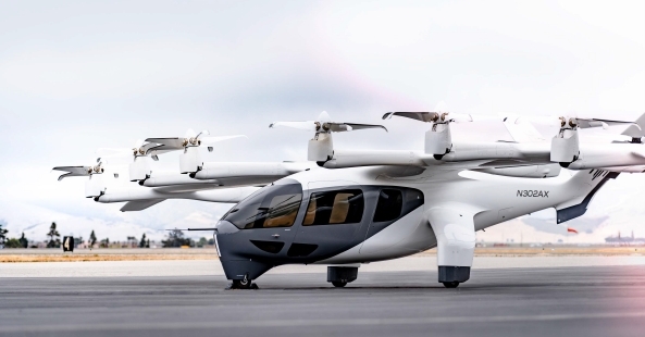 定員5人の「空飛ぶクルマ」を大阪・関西万博に展示、2026年に実証運航