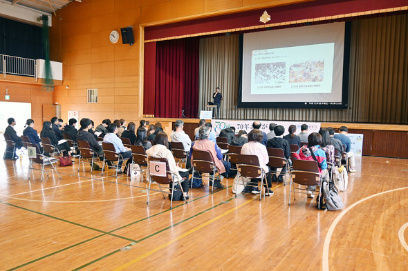 �̌��O�ɍs��ꂽ���q���Ɩk�쎁�ɂ��h�ЃZ�~�i�[