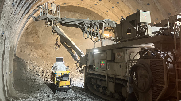 RN[gtƂł̏o`EĎUGVgp