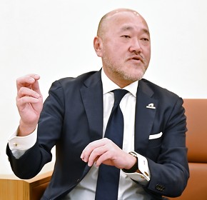 �I�[�g�f�X�N �A�J�E���g�c�ƕ� ���{���� ��r�_��