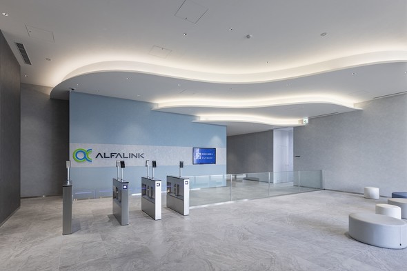 「GLP ALFALINK 尼崎South」のメインエントランス