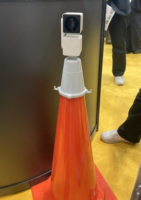 �J���[�R�[���Ɏ��t���\�ȃA�_�v�^�[���p�ӁB�������H�H���̊Ď��ȂǂɈ�������������