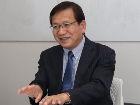 ����IT�W���[�i���X�g�̉Ɠ�������