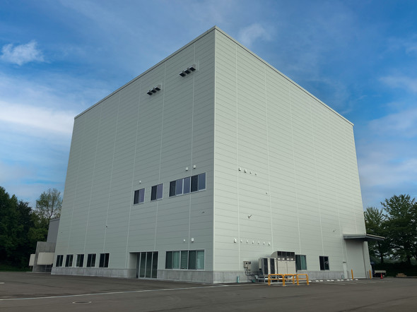 �J�[�e���E�H�[���������uN-CueB�v�̊O��