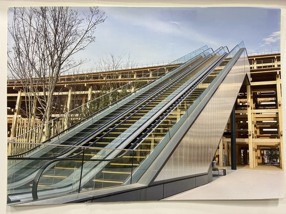 �剮�������O�̃G�X�J���[�^�[�O���ɗp����ꂽ�uSEPLUX�v