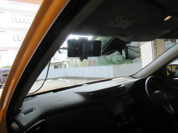 �ԓ��Ɏ��t�����X�}�z�J����