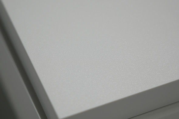 �]���̕��d�Ղ̃C���[�W�𕢂��A�㎿�ȃ}�b�g���H���{���ꂽ�{�̃J�o�[