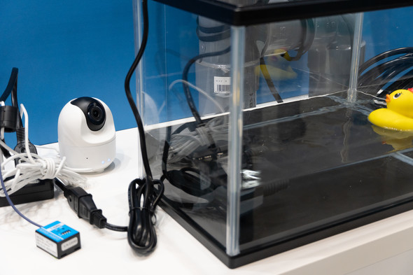 �d���Z���T�[�i�O�̐����j�ƃJ�����ō\��