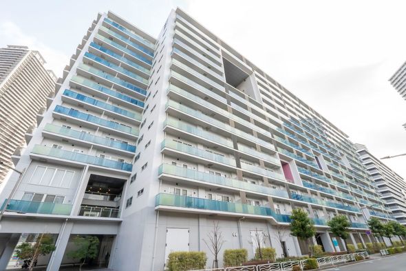 Brillia ist ���_�L���i���R�[�g �O��