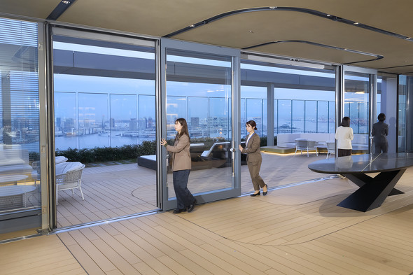 �uBLUE FRONT SHIBAURA�v�ɓ������ꂽ�uSKYDOOR�v