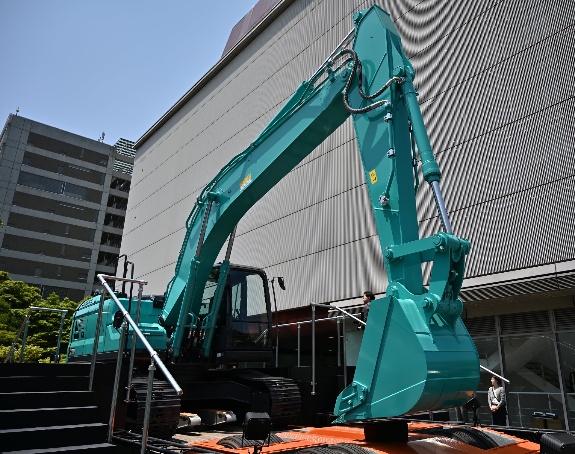 コベルコ建機が10年ぶりに主力機刷新 「OTA」で常に進化する次世代