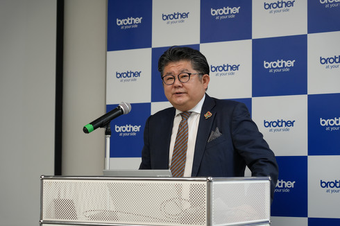 �O���[�v�̗��j�ABROTHER JOYFACTORY TOKYO�̑_���Ȃǂ��������u���U�[�̔� ��\������В� ����G�ꎁ