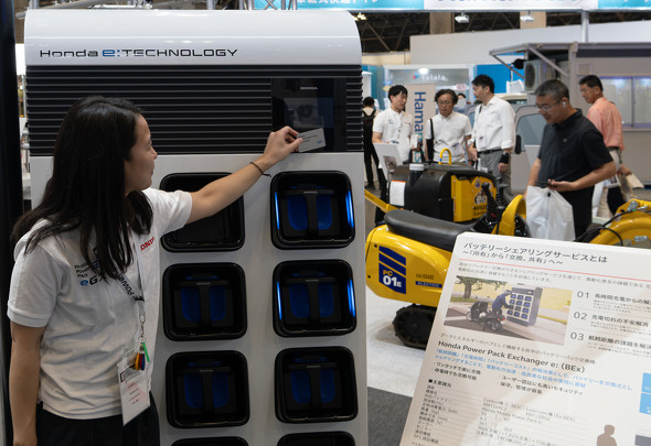 �u�[�X�ł́uHonda Power Pack Exchanger e:�v���g�����o�b�e���[�����̃f�����X�g���[�V�������s����