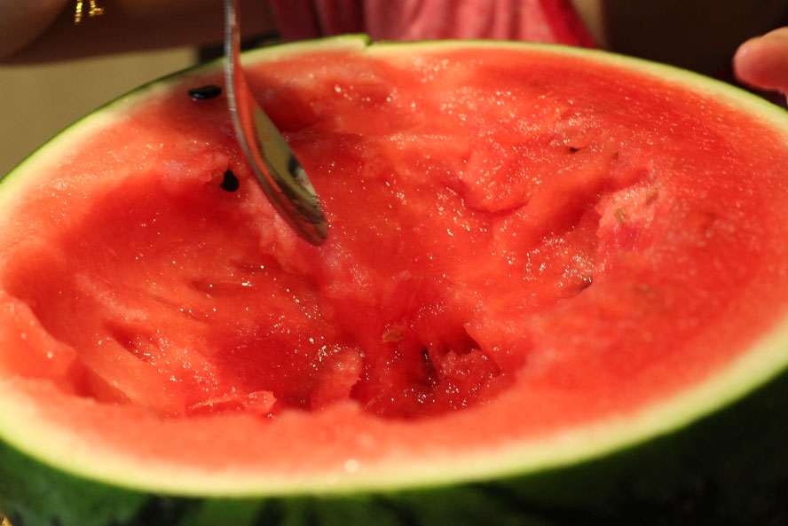 スイカは水分補給だけでなく 血管の病気の予防も期待できる 1 2 ページ Itmedia ビジネスオンライン