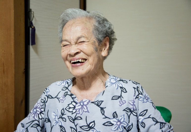 100歳以上の長寿100人に聞いた、「健康的に楽しく生きる」コツとは