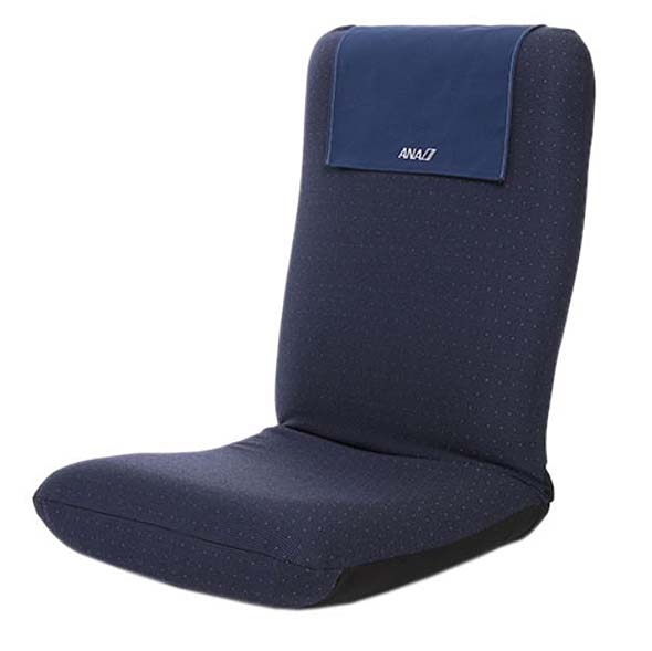 Ana機のファーストクラスシート生地を使った 座椅子 登場 心地良さを身近に感じて ロゴ入りヘッドレスト採用 Itmedia ビジネスオンライン