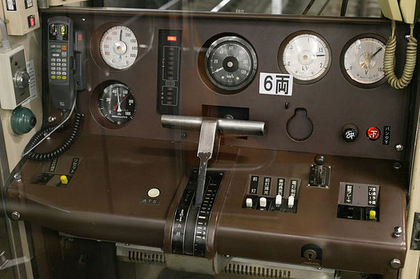 東急8000系」誕生から50年 通勤電車の“いま”を築いた、道具に徹する潔