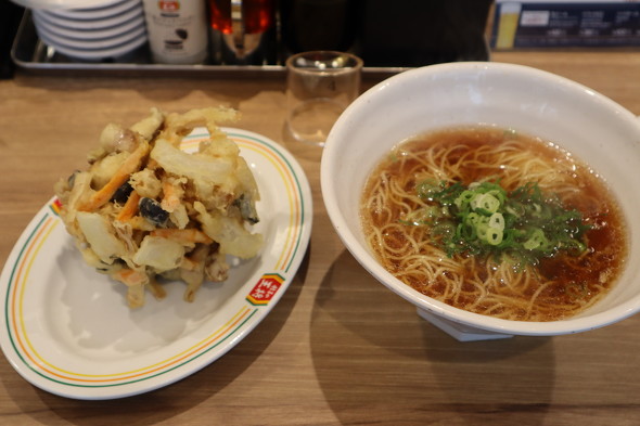 餃子の王将が 立ち食いのみ の新業態店をオープン 狙いを社長に聞く まるで立ち食いそば屋さん 1 3 ページ Itmedia ビジネスオンライン