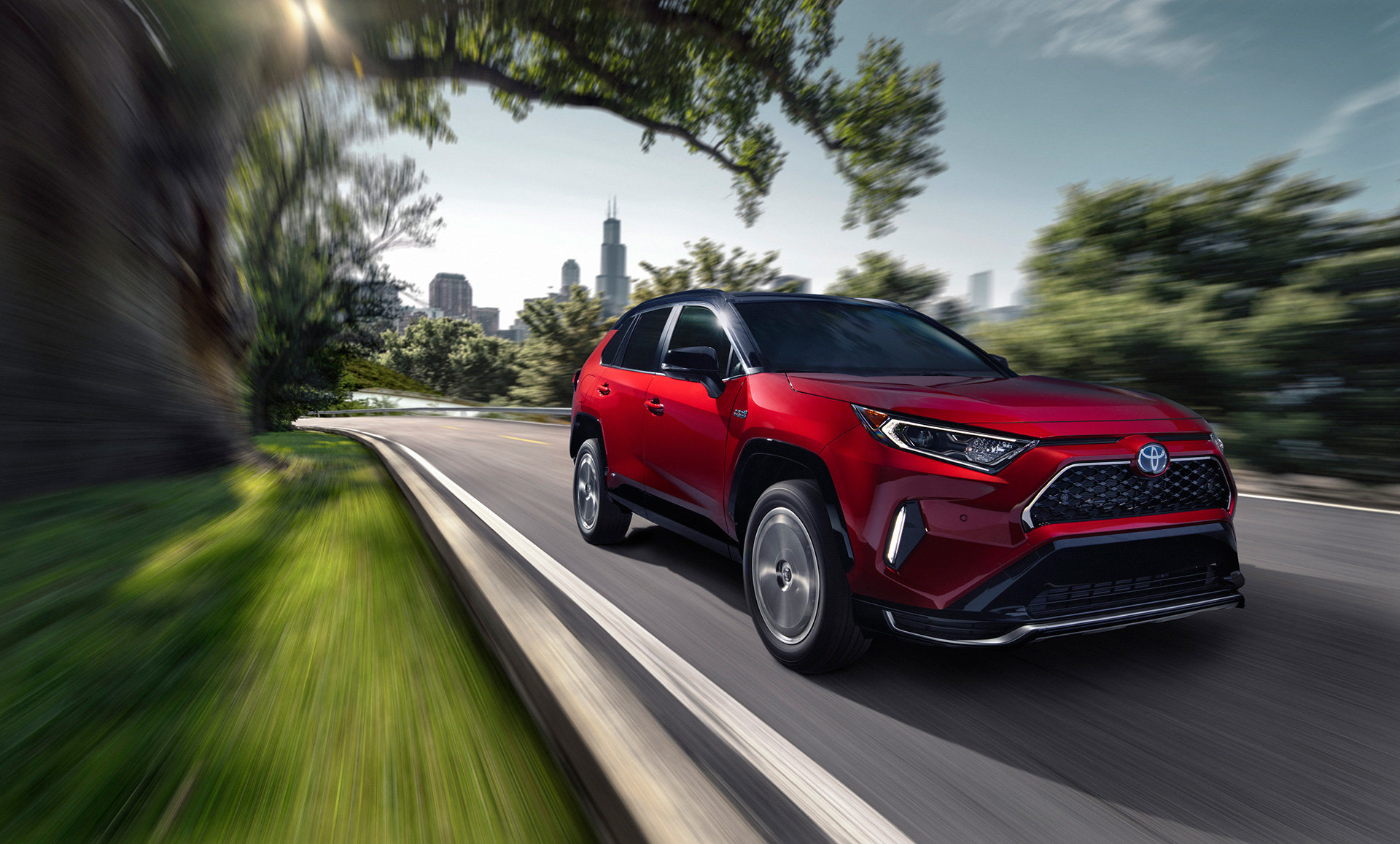 トヨタ、「RAV4」にPHV投入 日本では2020年夏に発売：EV航続距離は約62 