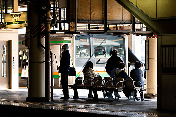 車内やベンチでまだ仕事 首都圏の駅にシェアオフィスが続々 駅の使い方 1 4 ページ Itmedia ビジネスオンライン