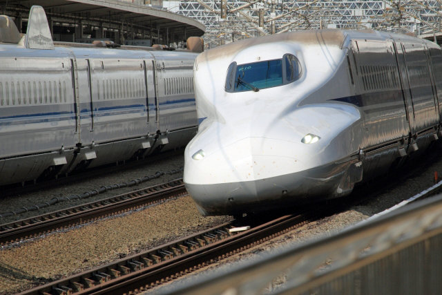 年末年始の新幹線予約、コロナ禍で大幅減　東海道新幹線は3分の1に