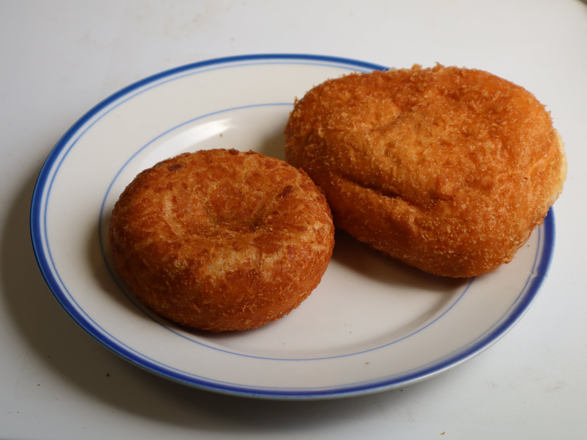 ファミマとセブン カレーパン で激突 強化選手 に選ばれたワケとは 狙いは 1 3 ページ Itmedia ビジネスオンライン