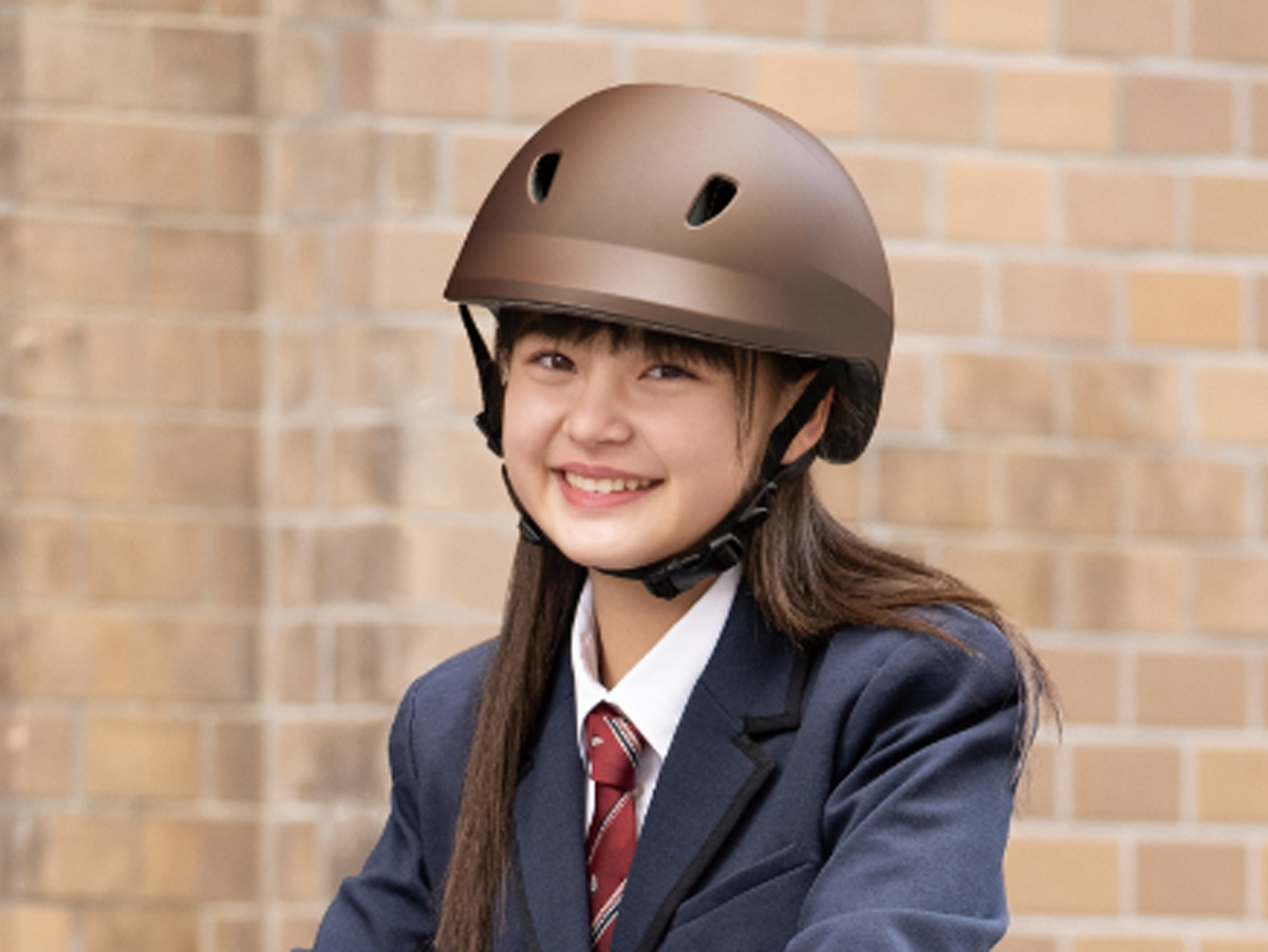 「髪が崩れない」自転車ヘルメット、10代ターゲットの新ブランド「dolphin」
