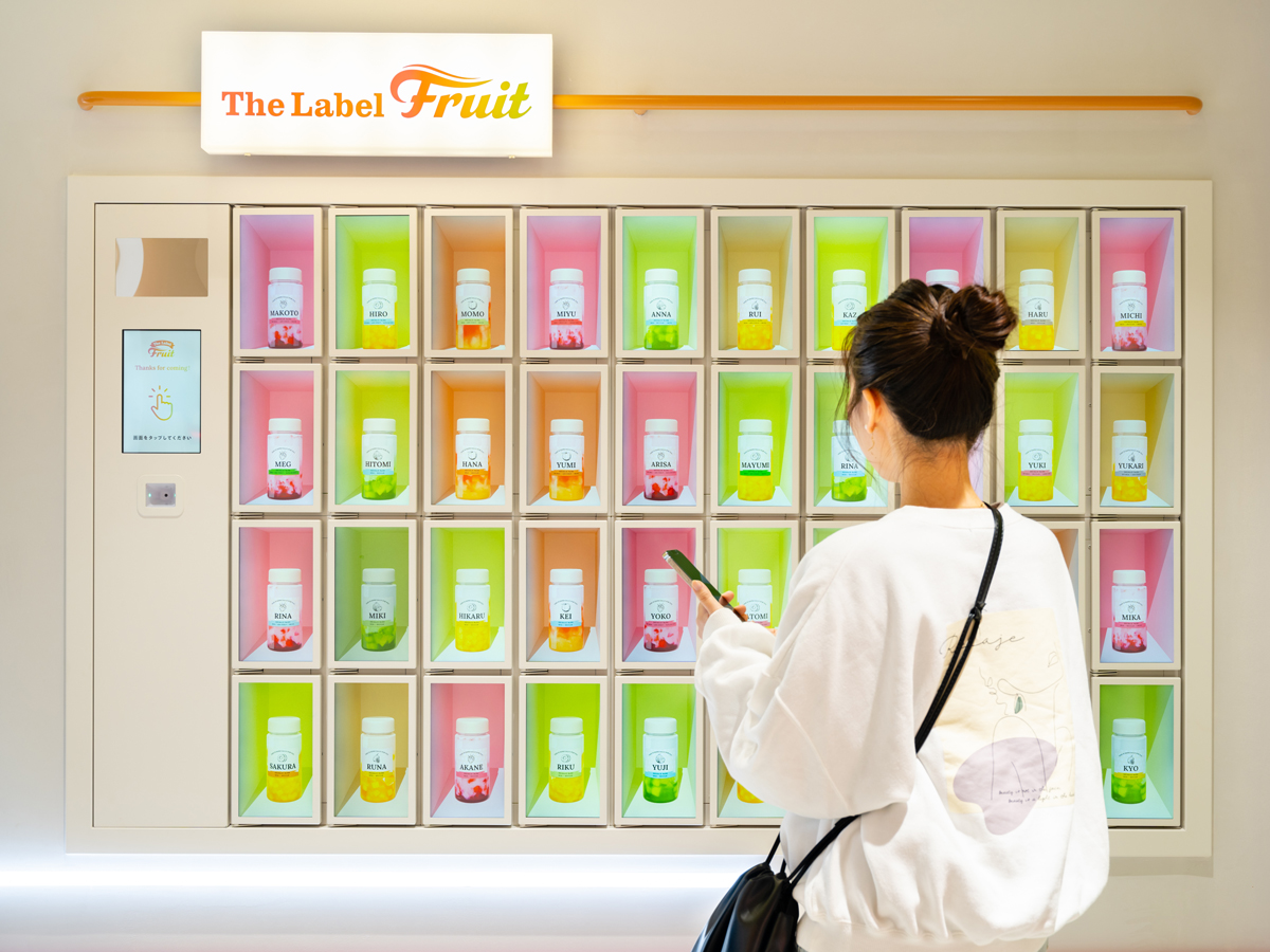 原宿に次世代フルーツオレ専門店、スマホで注文してロッカーで受け取り