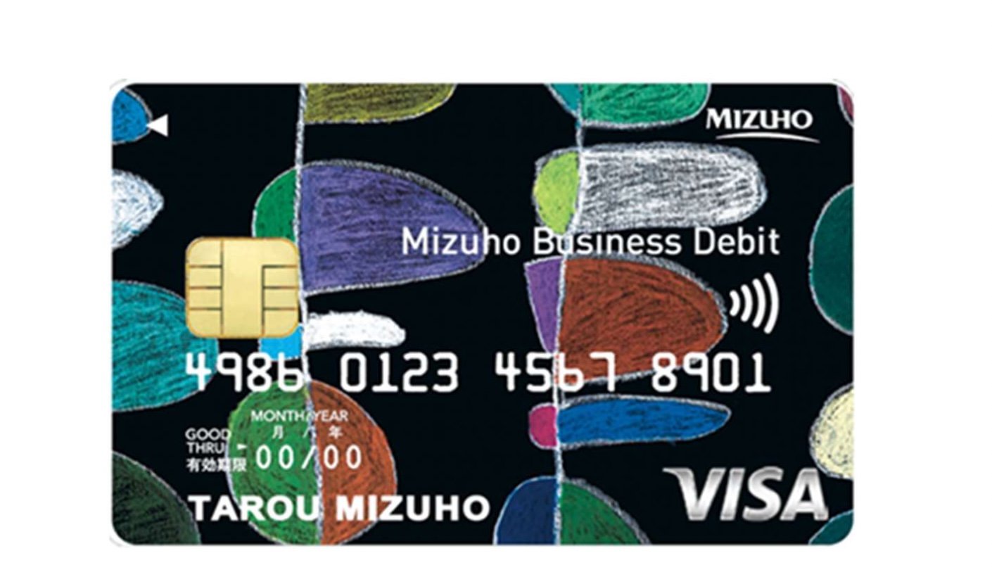 みずほ銀行、障がい作家作品起用の「みずほビジネスデビットSDGs」発行 - ITmedia ビジネスオンライン