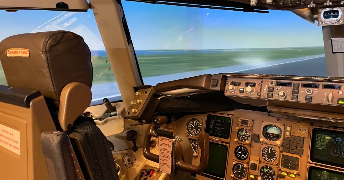 JAL、カスタム可能なフライトシミュレーター体験を販売 1組36万円：初