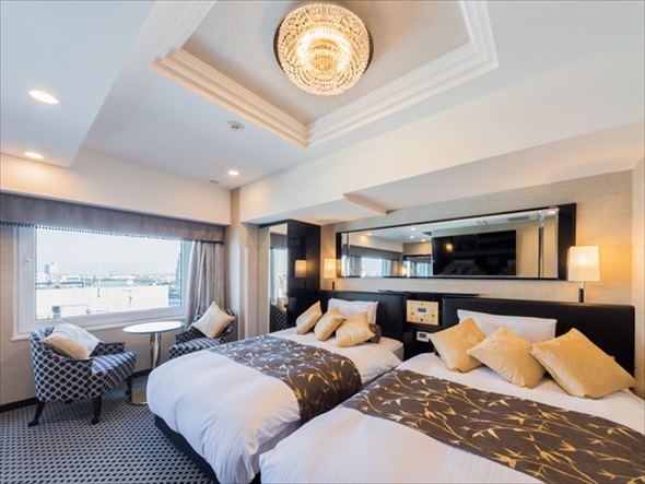 �A�p�z�e���󑐑��O�k